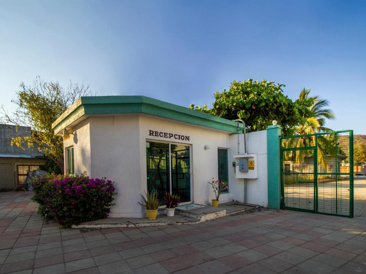 Hotel Parotas Manzanillo Exterior photo